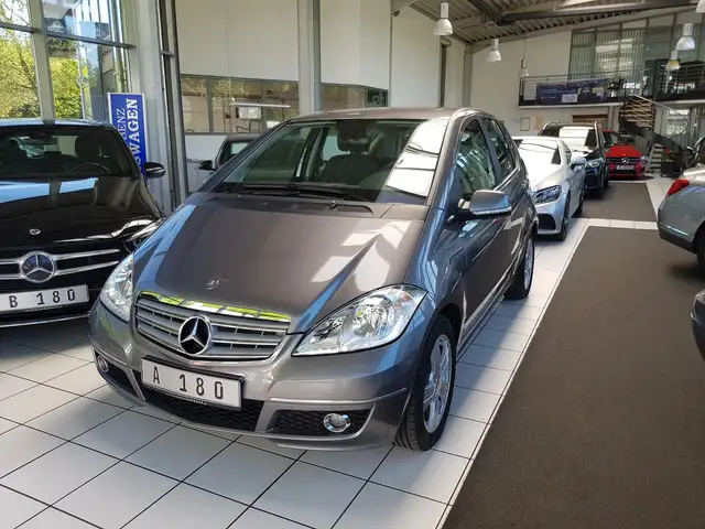 Mercedes-Benz A 180 AVANTGARDE KLIMA SPIEGELKAPPBAR TEILLDER