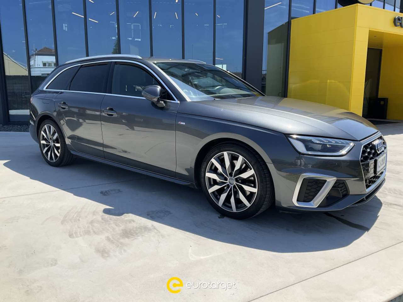 Audi A4 Avant 40 TDI S tronic S line edition