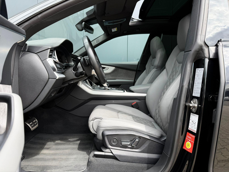 Audi Q8 55 TFSI e quattro pano tr.hk Matrix B&O — photo 14