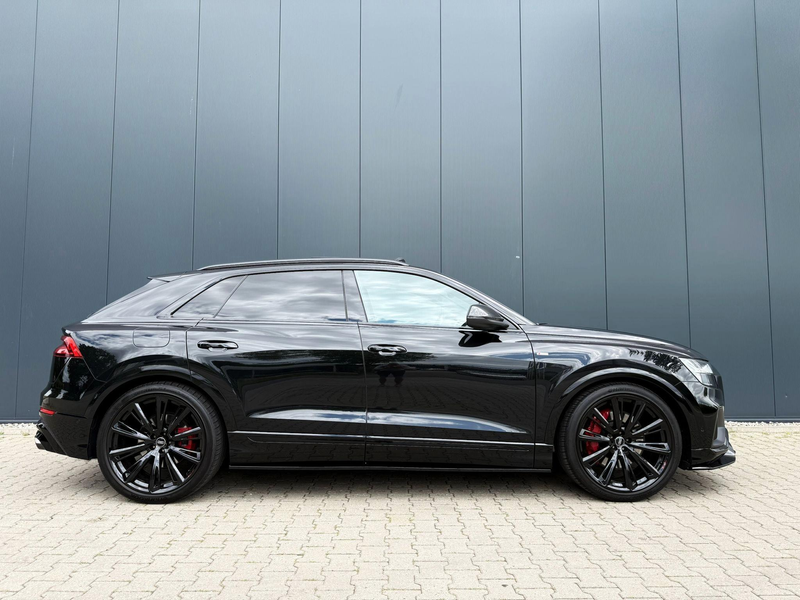 Audi Q8 55 TFSI e quattro pano tr.hk Matrix B&O — photo 10
