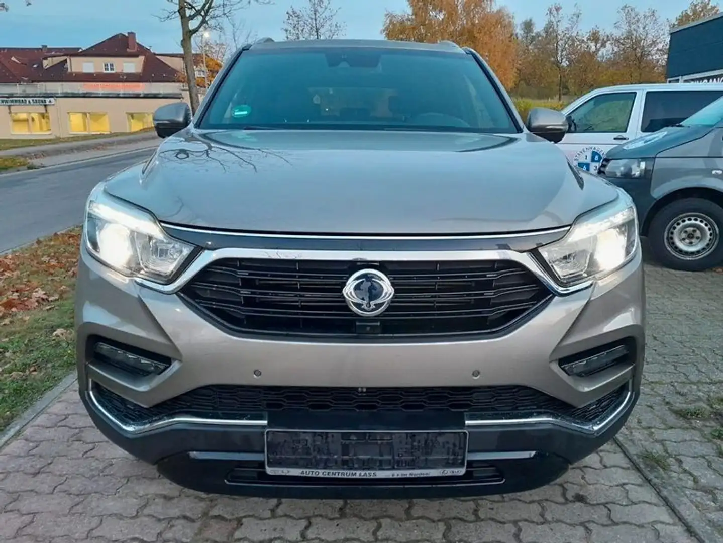 SsangYong Rexton 2.2 Diesel / Allrad / Verkehrsz-erk./DAB Beige - 2