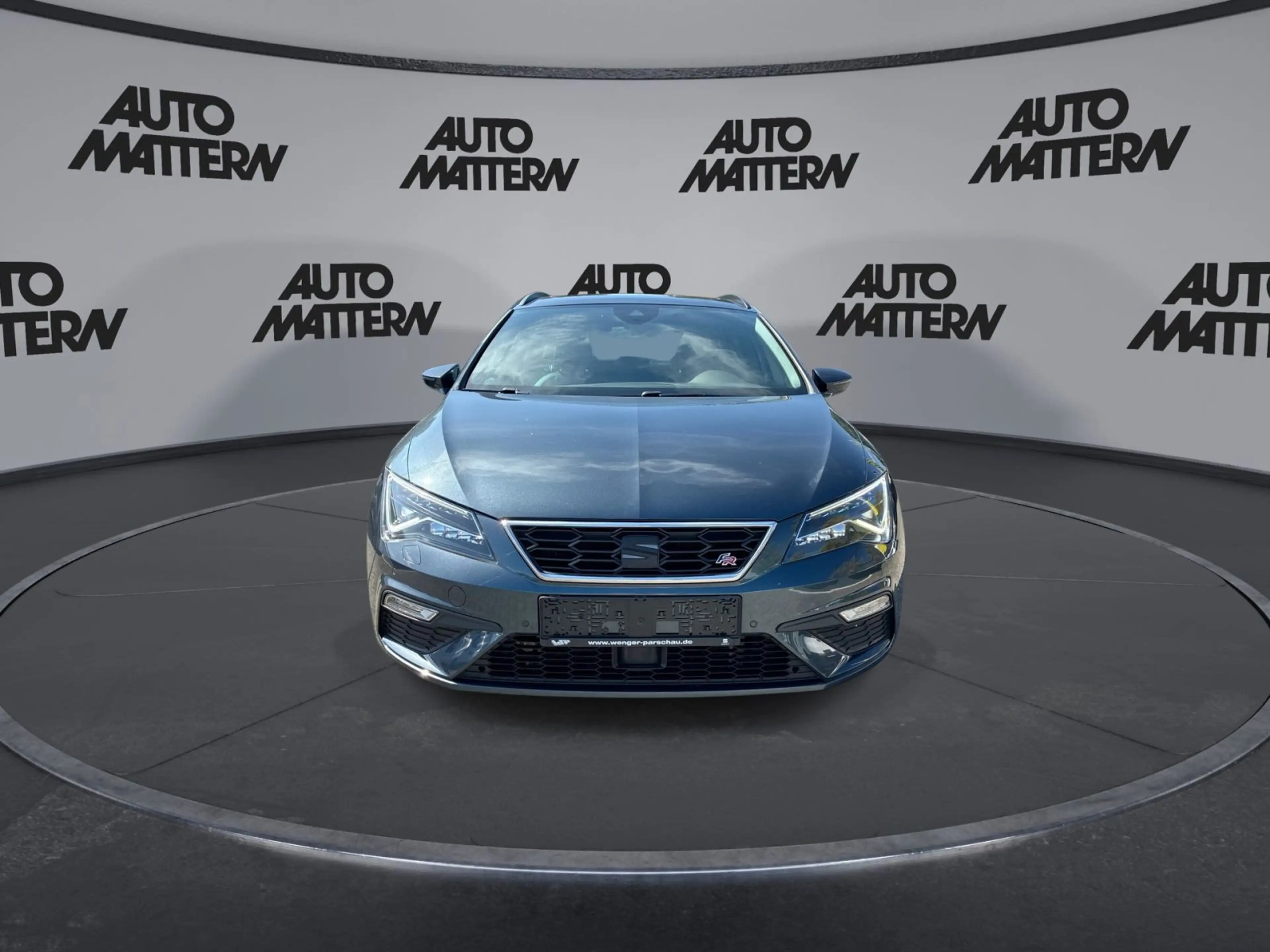 SEAT Leon ST 2.0 TSI FR — photo 3