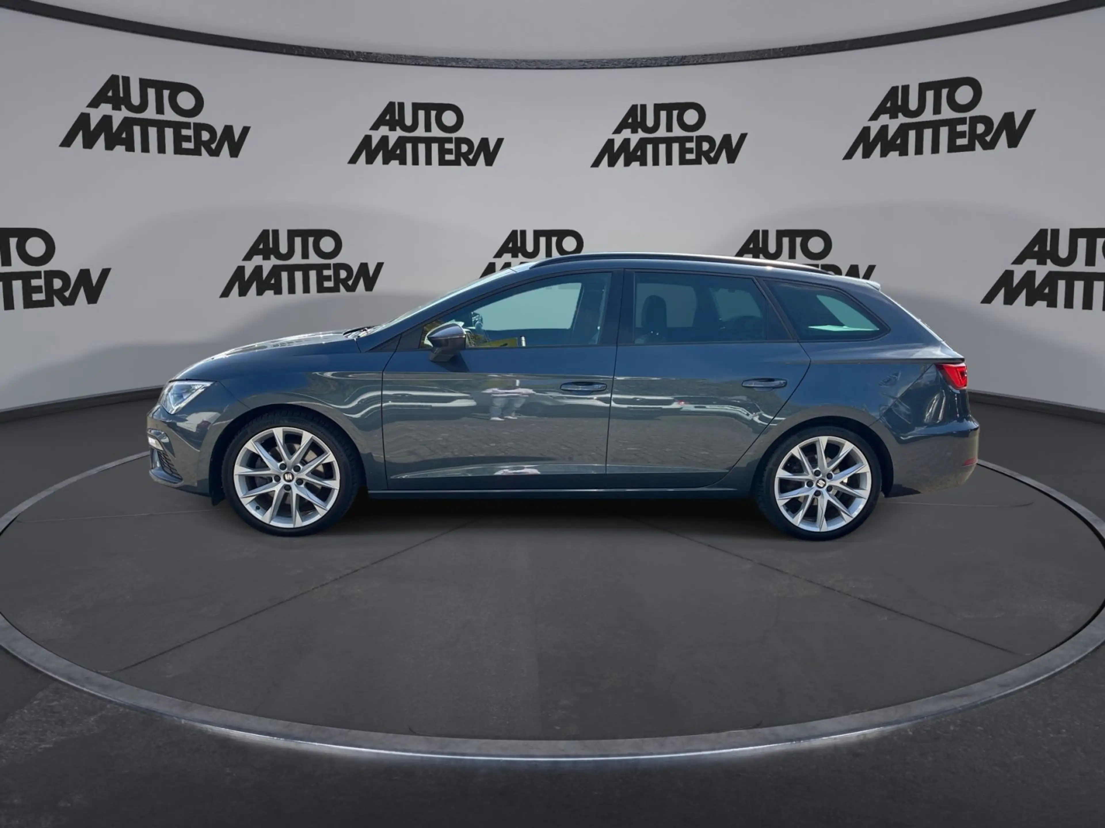 SEAT Leon ST 2.0 TSI FR — photo 5