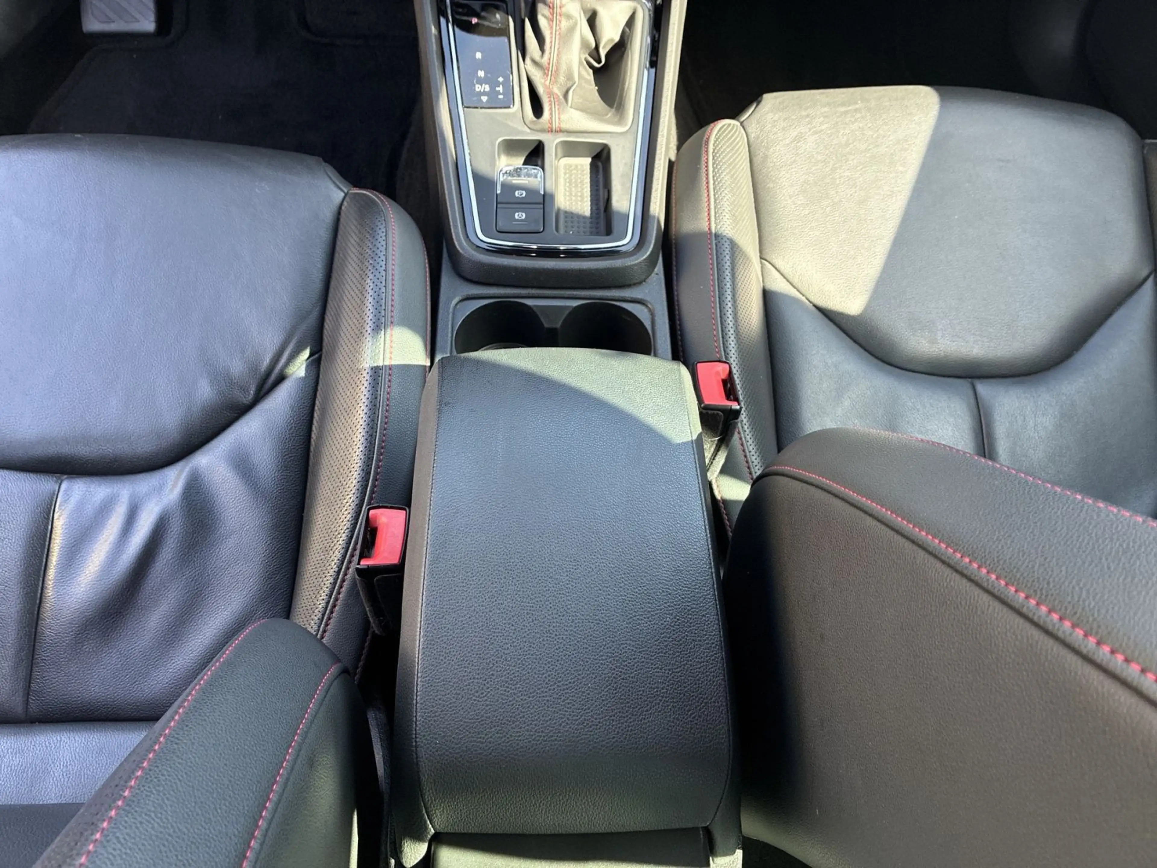 SEAT Leon ST 2.0 TSI FR — photo 15