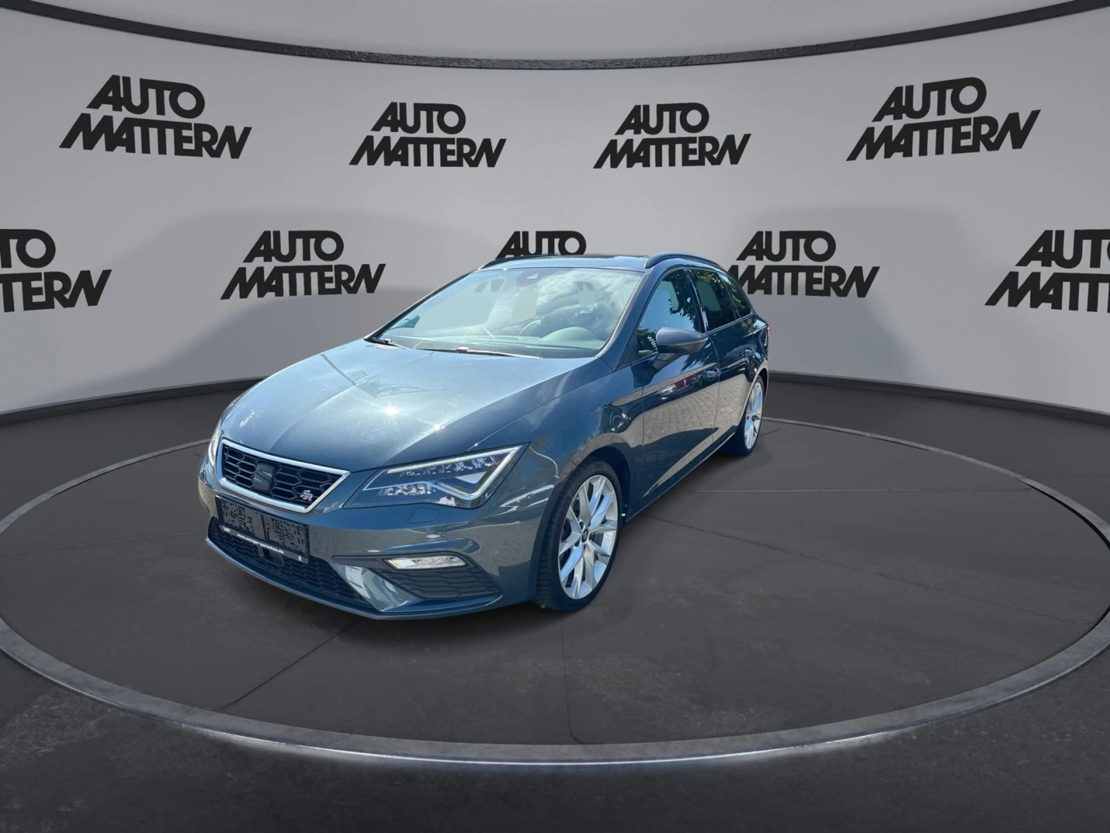 SEAT Leon ST 2.0 TSI FR — photo 4