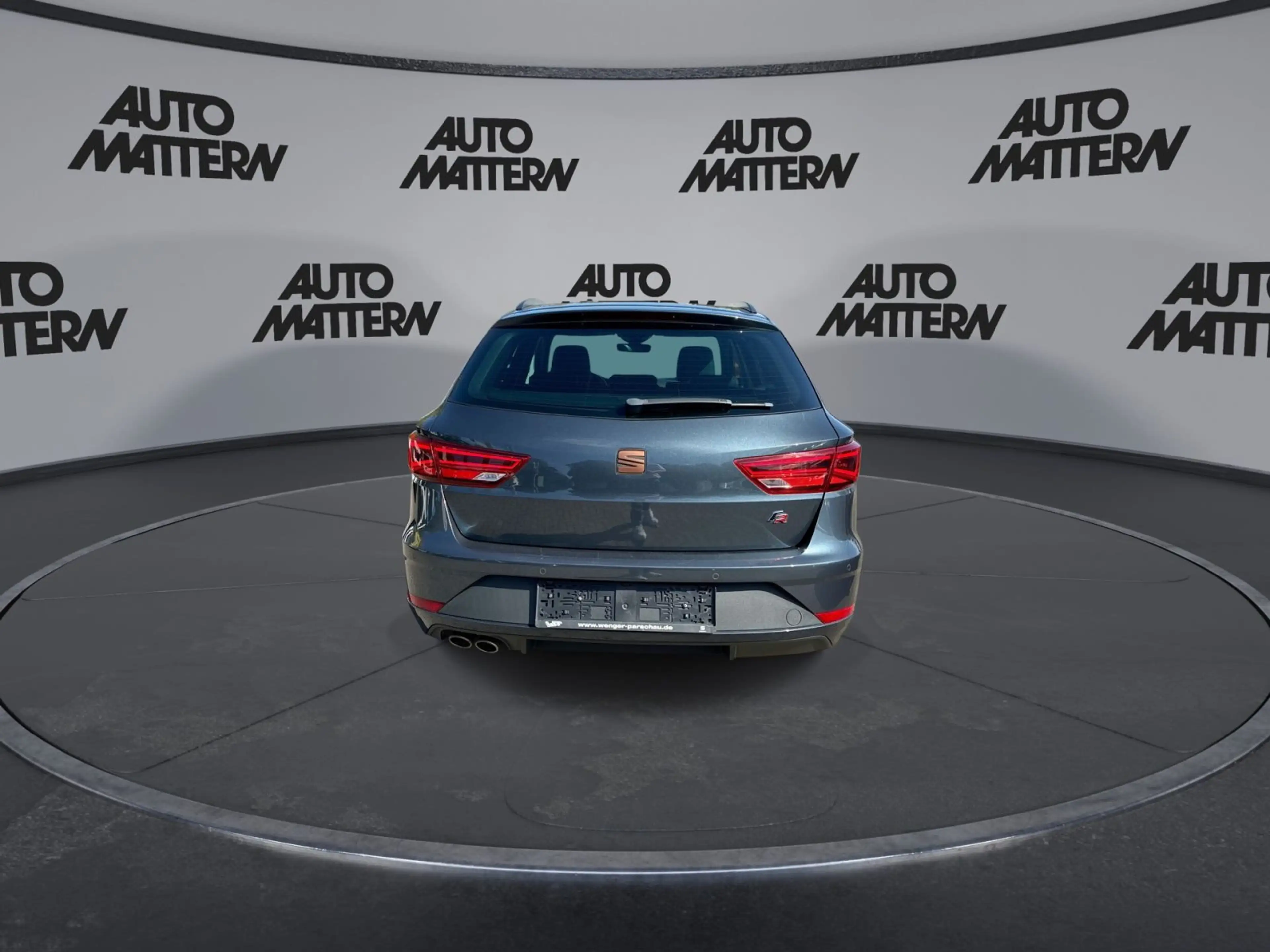 SEAT Leon ST 2.0 TSI FR — photo 7
