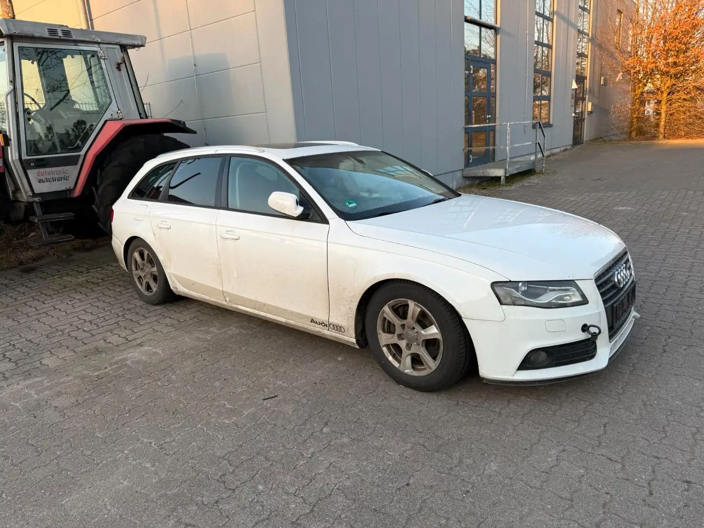 Audi A4 Avant Attraction Leder Xenon Weiß - 2
