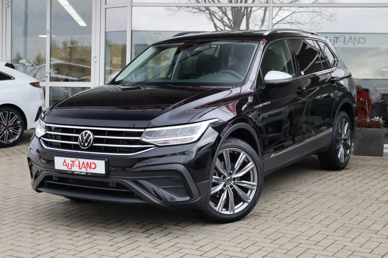 Volkswagen Tiguan Allspace 1.5 TSI Life DSG LED Navi ACC Noir - 2