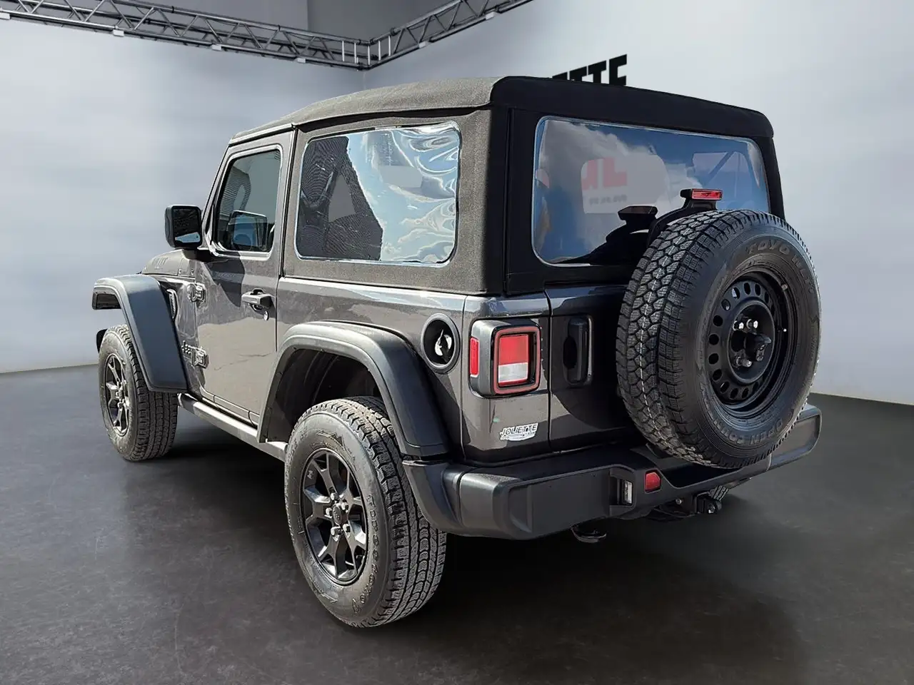 Jeep Wrangler снимка Jeep Wrangler
