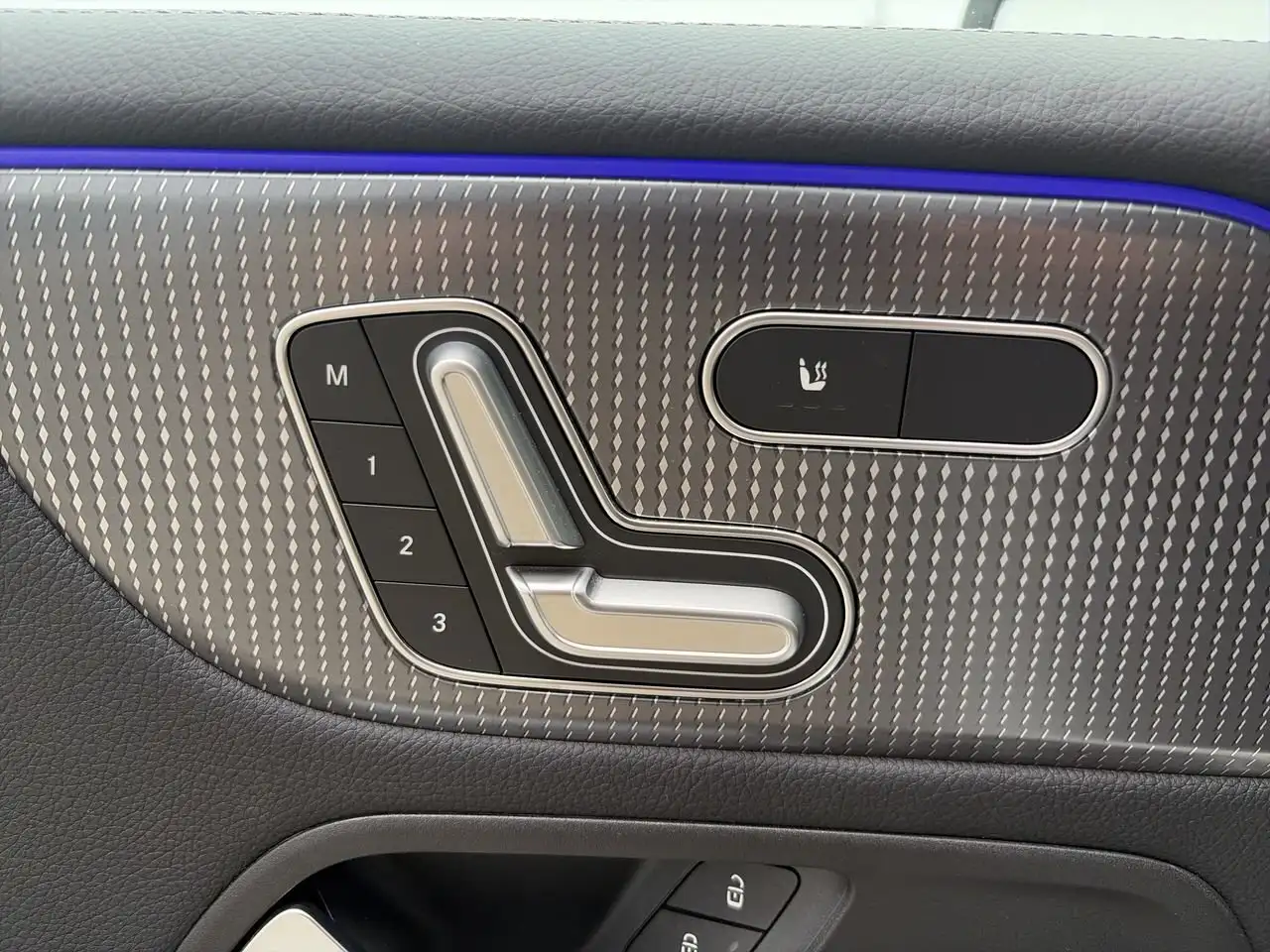 Mercedes-Benz GLB снимка Mercedes-Benz GLB