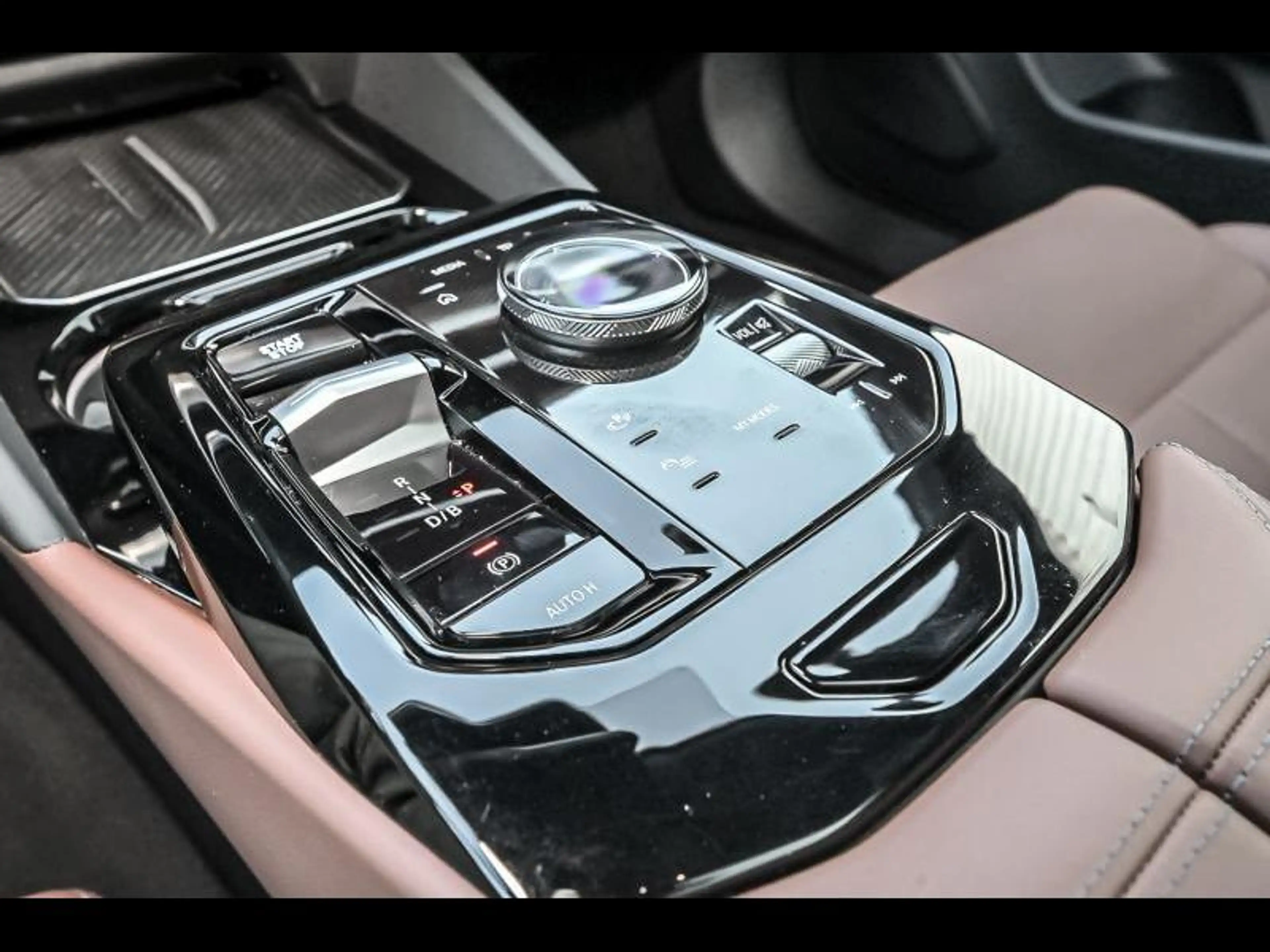 BMW i5 , i5  eDrive40 — photo 11