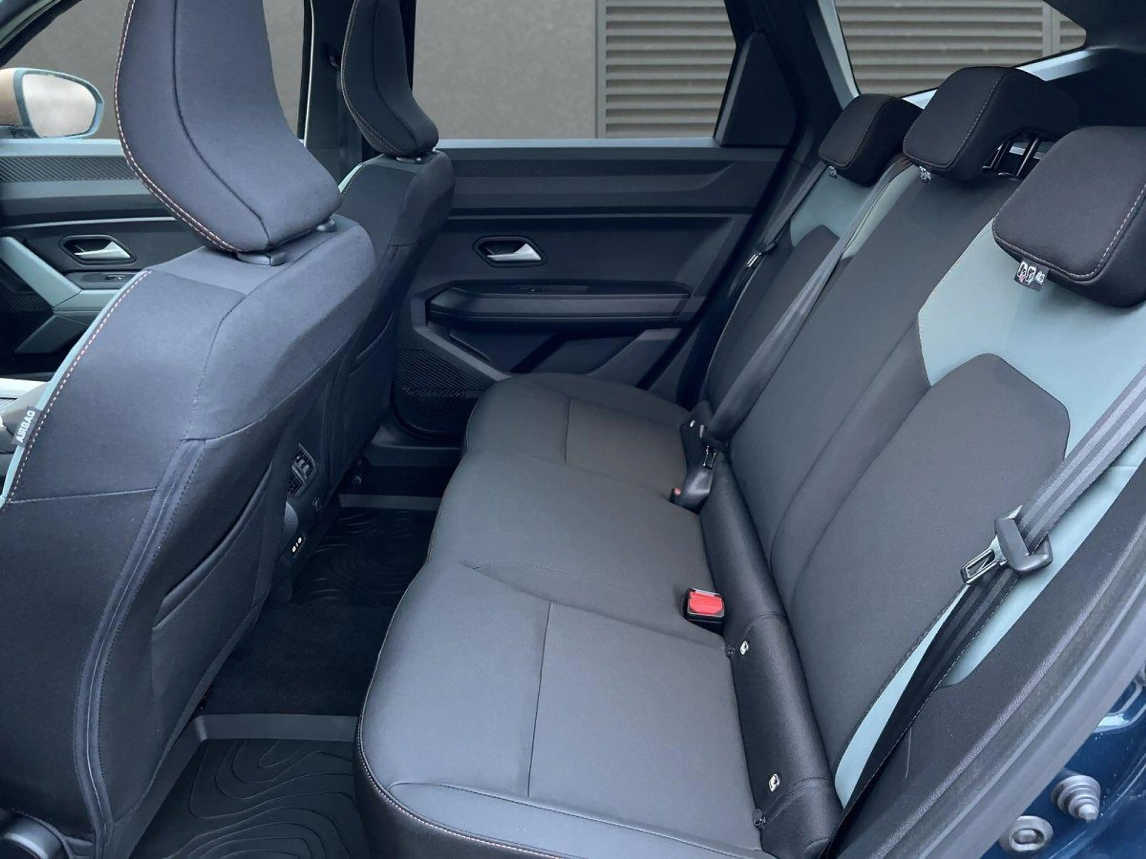 Dacia Bigster Extreme el.Heckklappe+SHZ+RFK Hybrid 155 116 kW... — photo 6