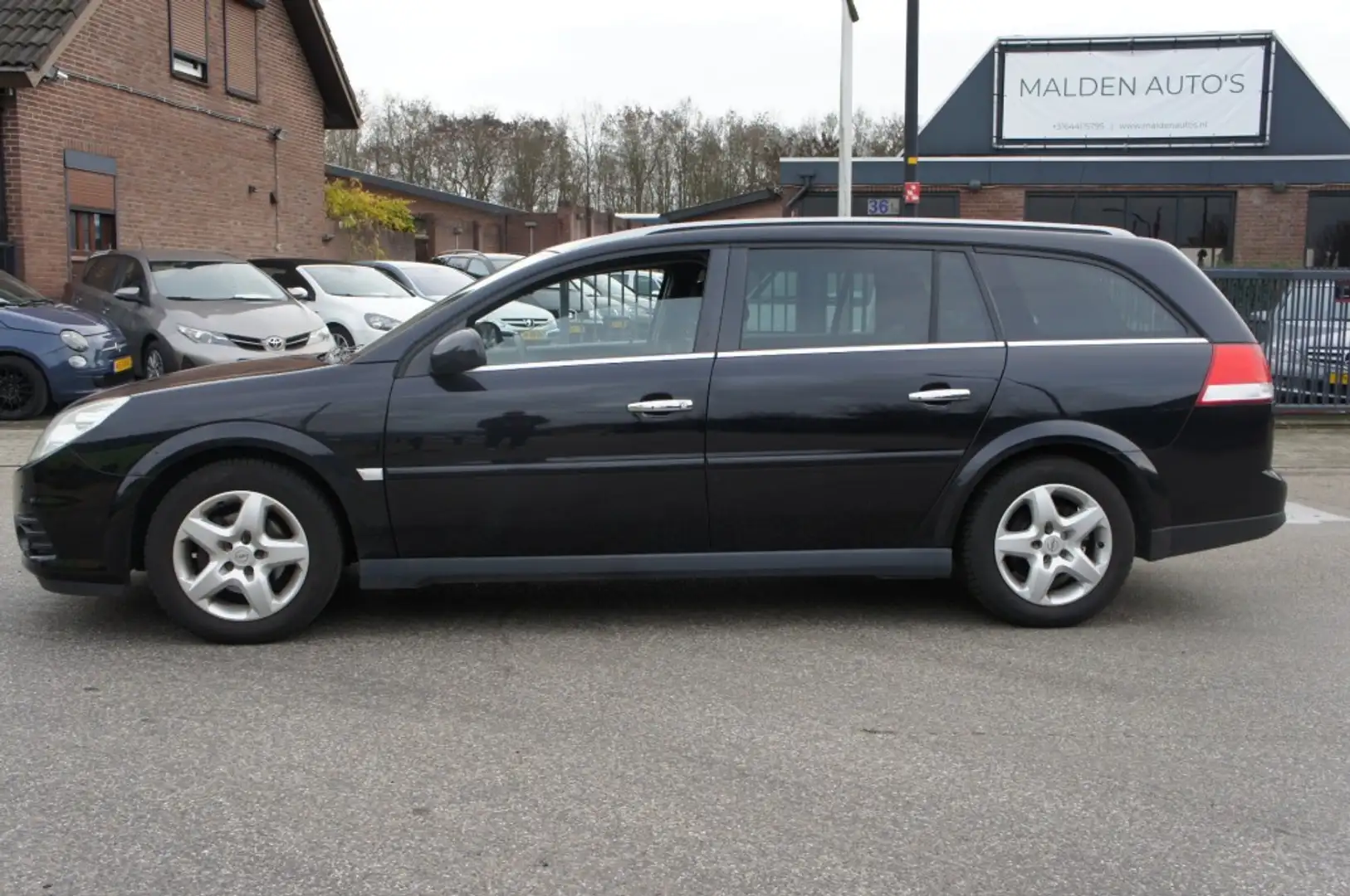 Opel Vectra 1.8-16V EXECUTIVE TREKH/LEDER/CRUISECONTROLE/PDC K Zwart - 2