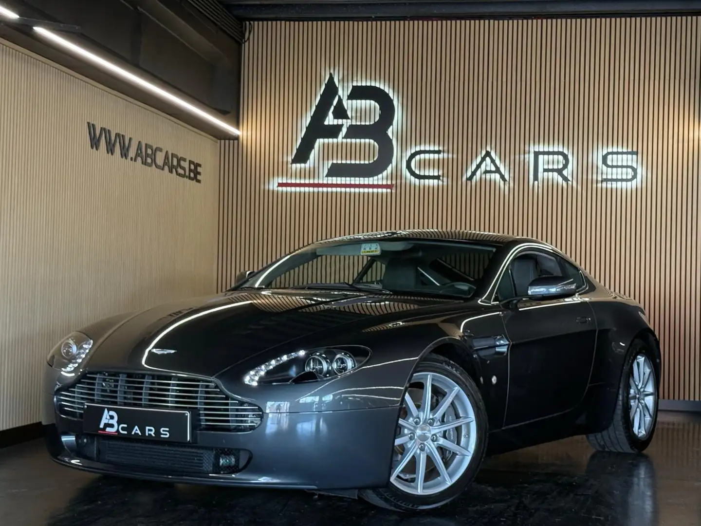 Aston Martin V8 4.3i Sportshift * GARANTIE 12 MOIS * 1ER PROP * Gris - 1