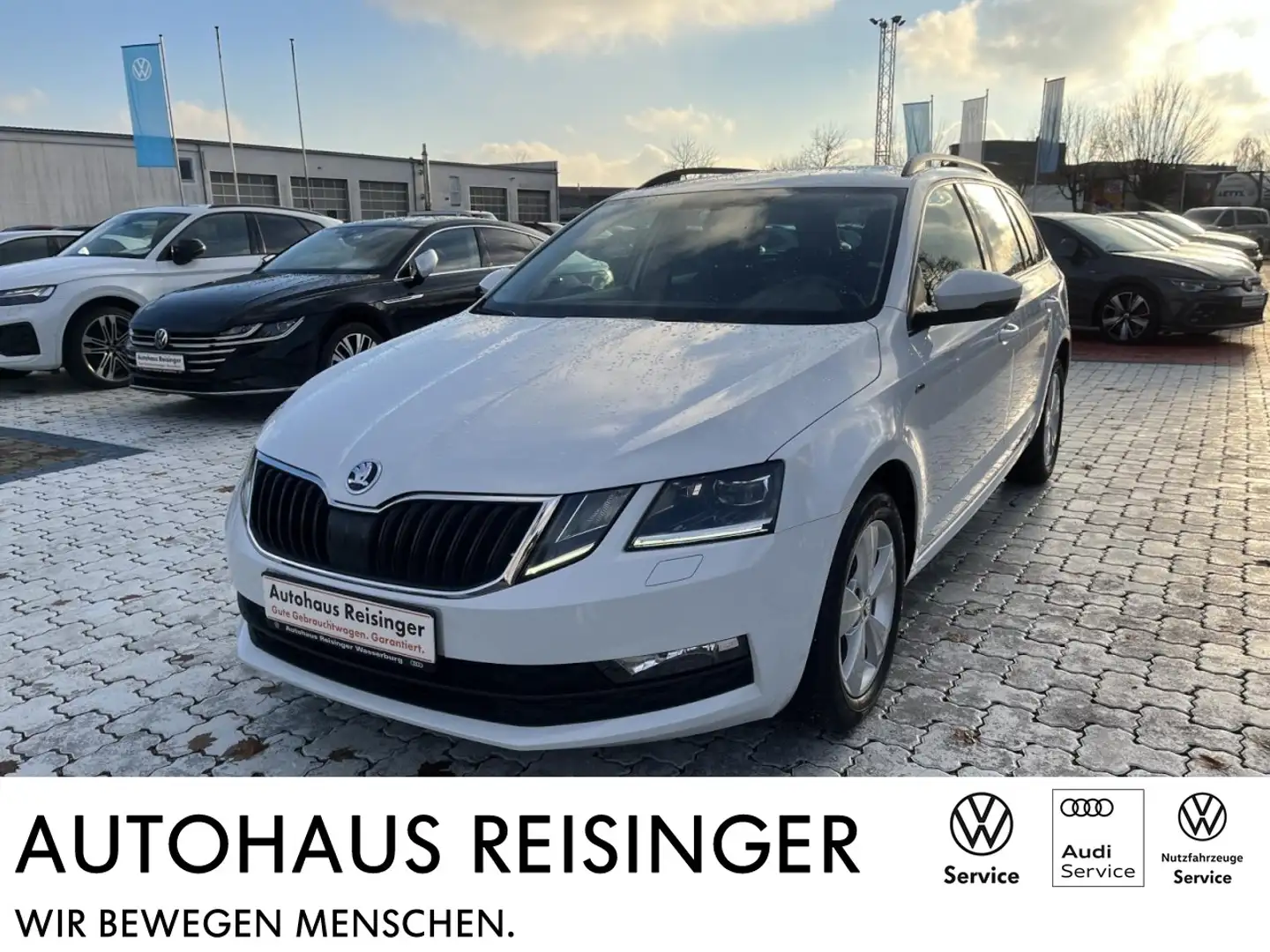 Skoda Octavia Combi 2,0 TDI Soleil (LED+Navi+RearView+ACC) Weiß - 1