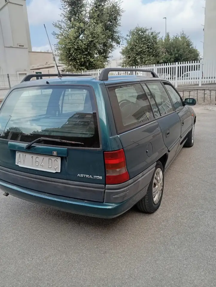 Opel Astra SW 1.7 td Club Euro96 82cv, foto 2