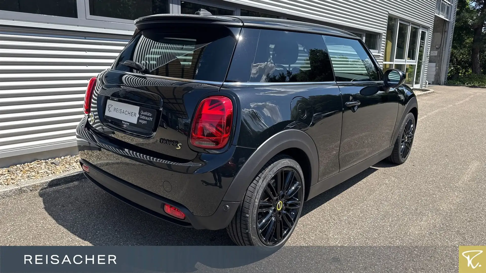 MINI Cooper SE ClassicTrim Navi HUD LED Sportsitz 17" Schwarz - 2
