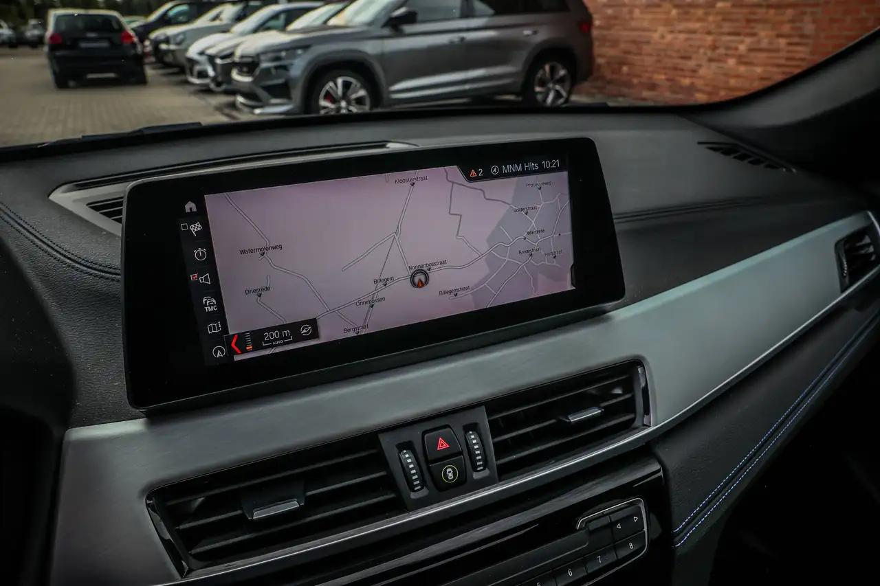 BMW X1 M-PAKKET*PANORAMISCH-DAK*HEAD-UP-DISPLAY*ACHTERUITRIJCAMERA*, миниатюра 19