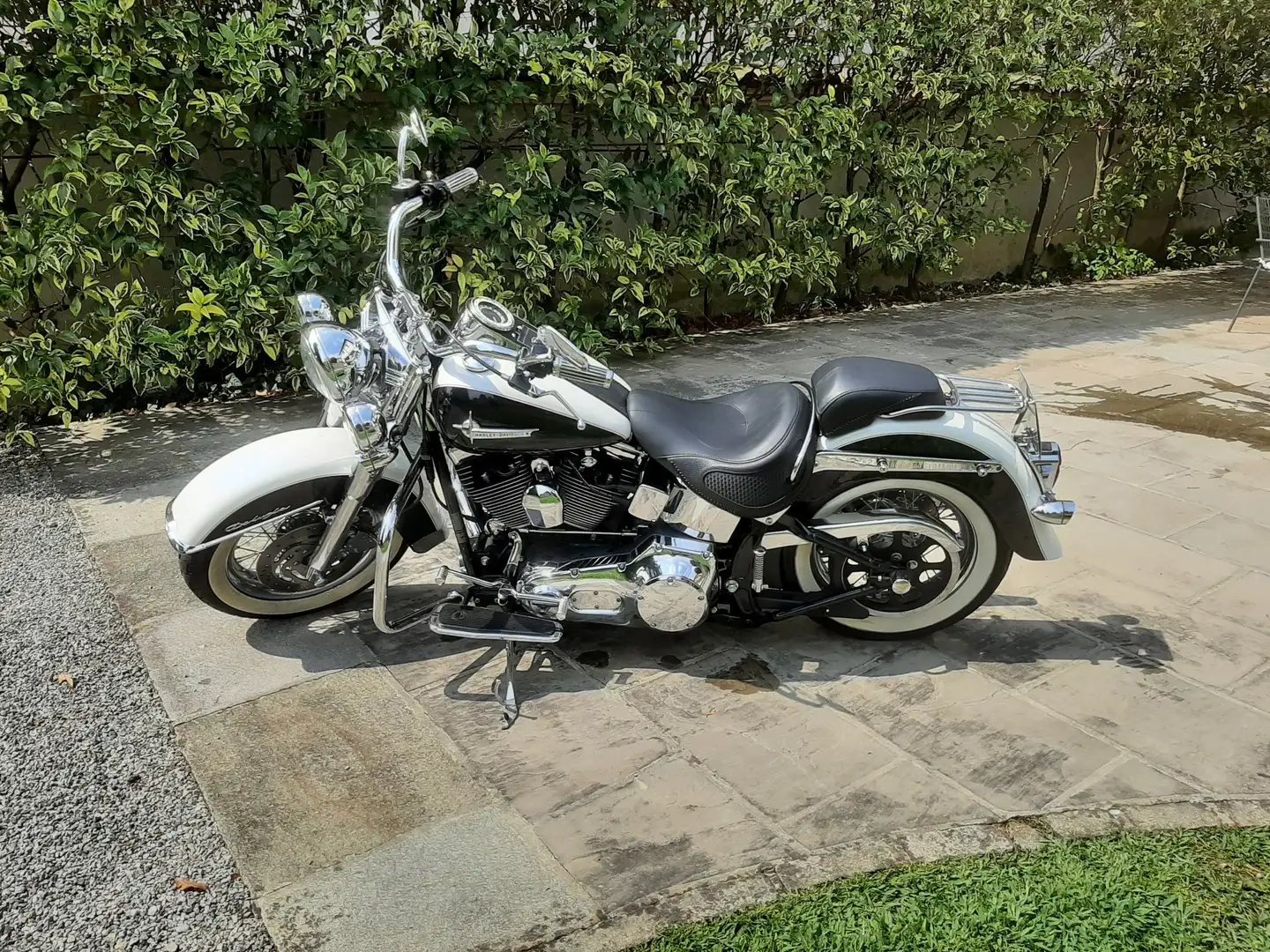 Harley-Davidson Deluxe Bianco - 1