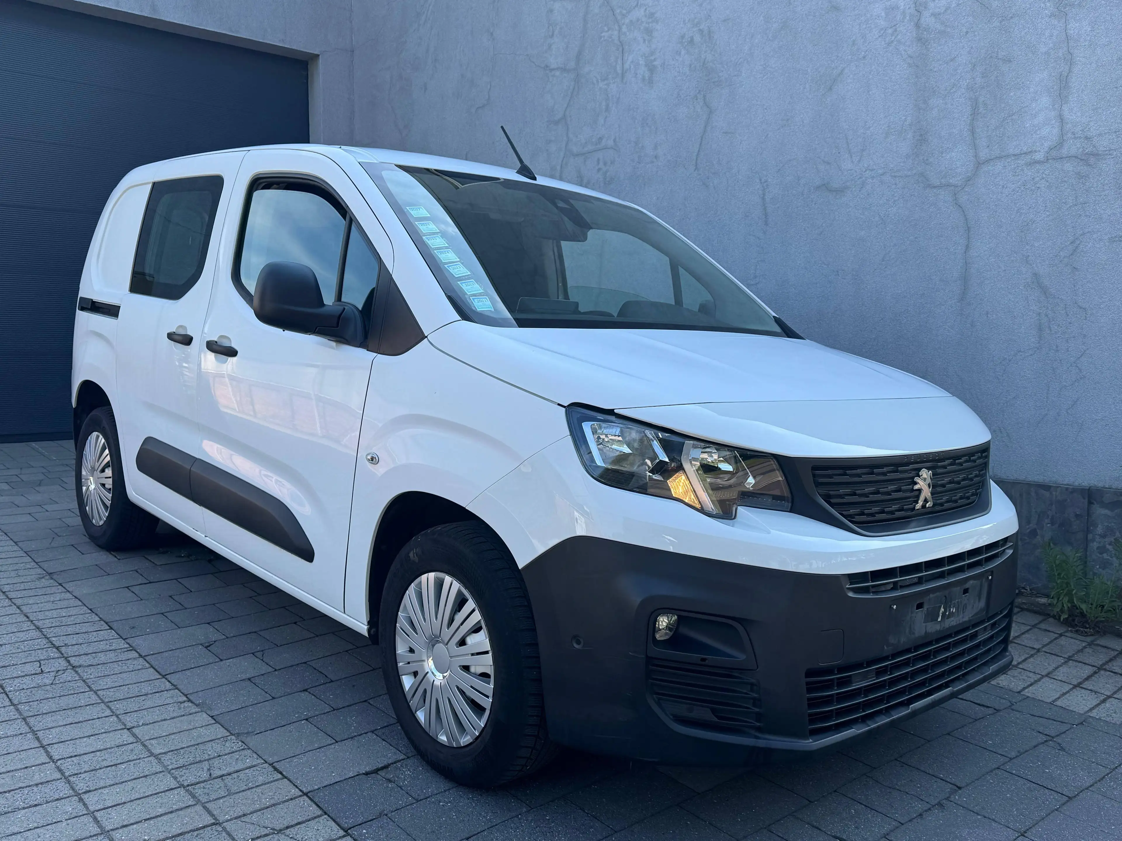 Peugeot Partner 1.5 BlueHDi L1 STD Heavy Aspha. AUTOMAAT 3 PLAATSEN — photo 4