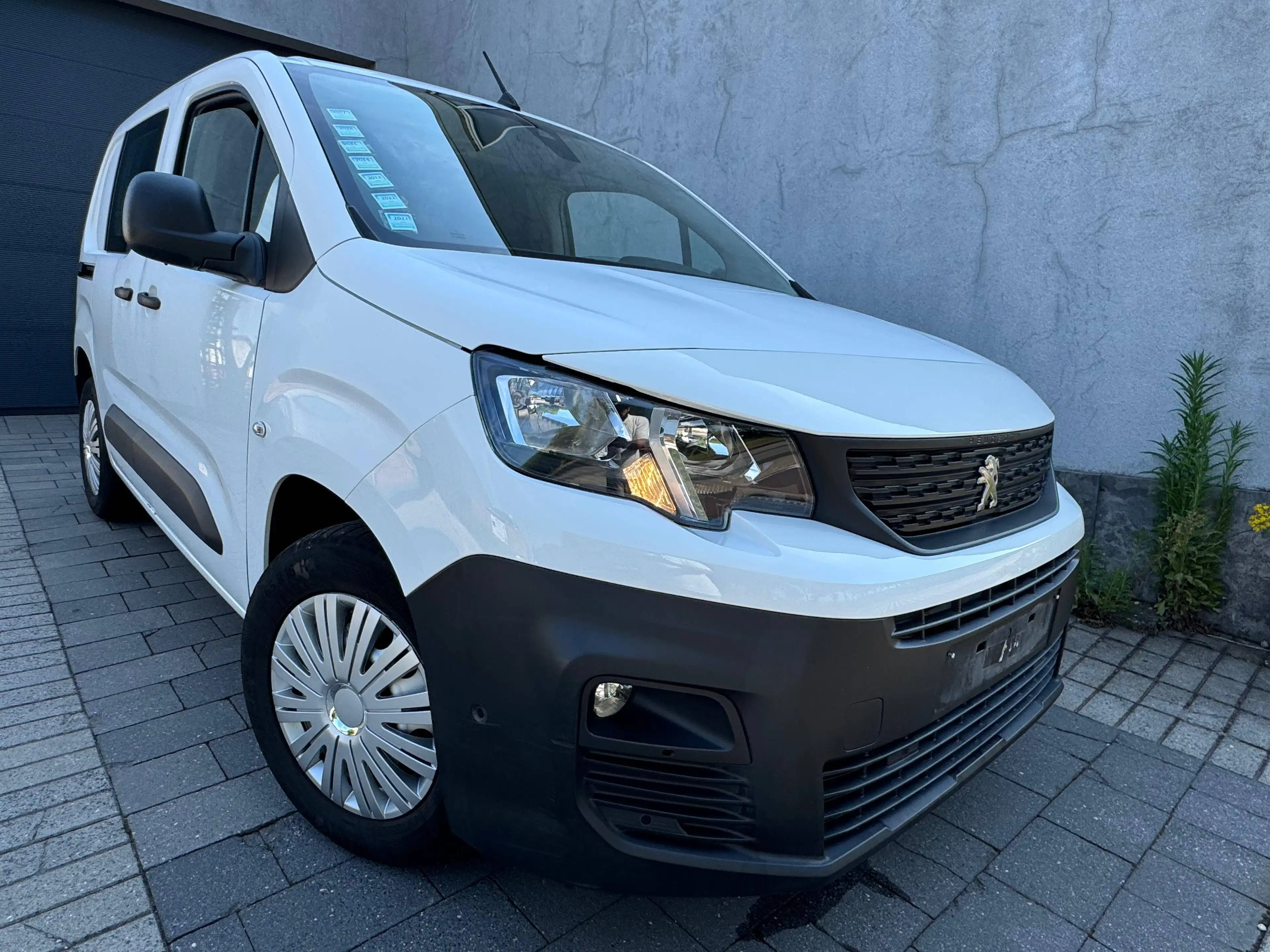 Peugeot Partner 1.5 BlueHDi L1 STD Heavy Aspha. AUTOMAAT 3 PLAATSEN