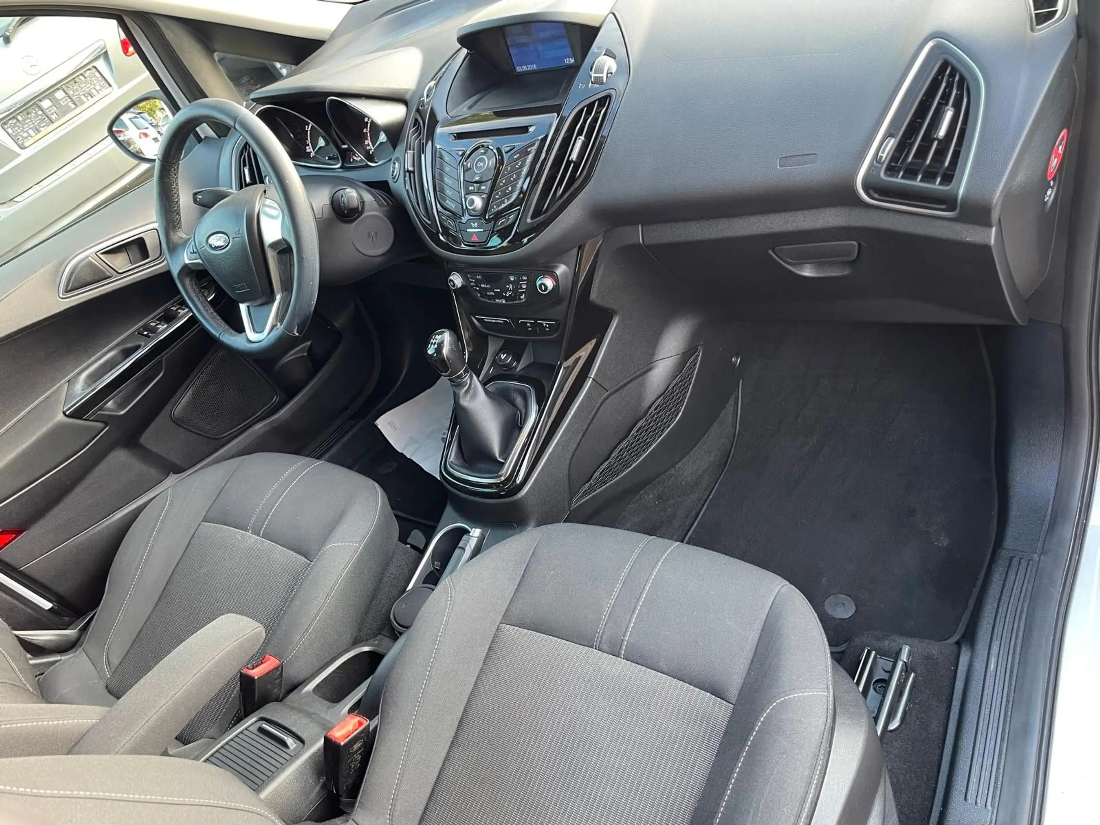 Ford B-Max B-MAX Titanium — photo 13