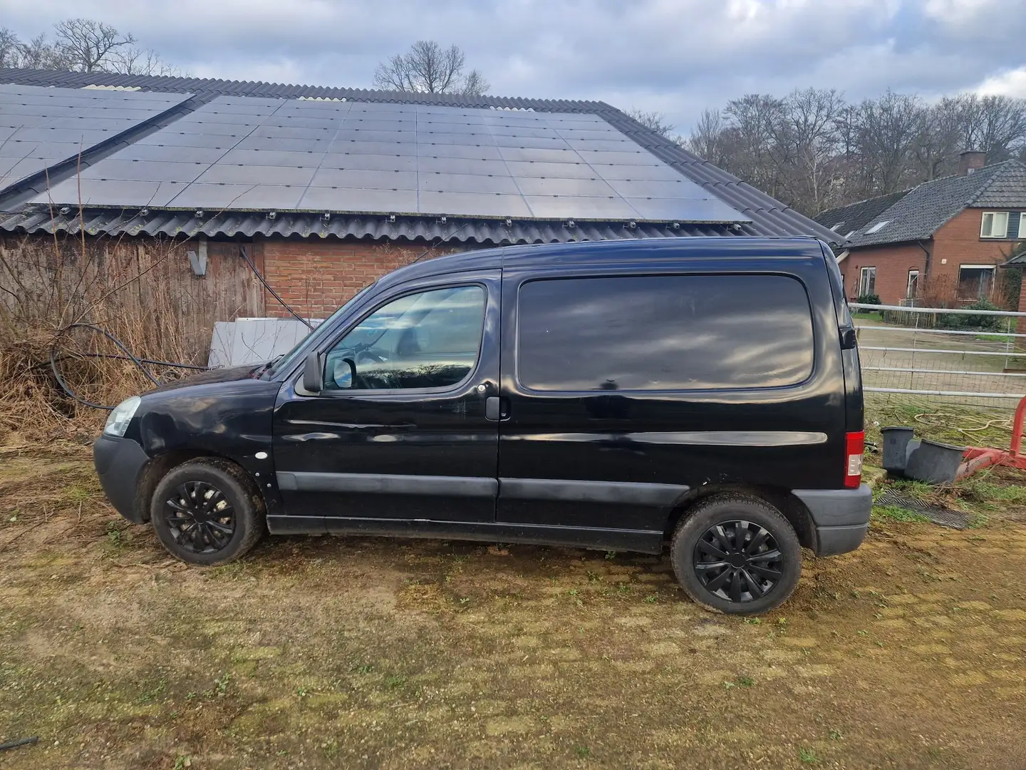 Peugeot Partner 1.9 D Pro Zwart - 1