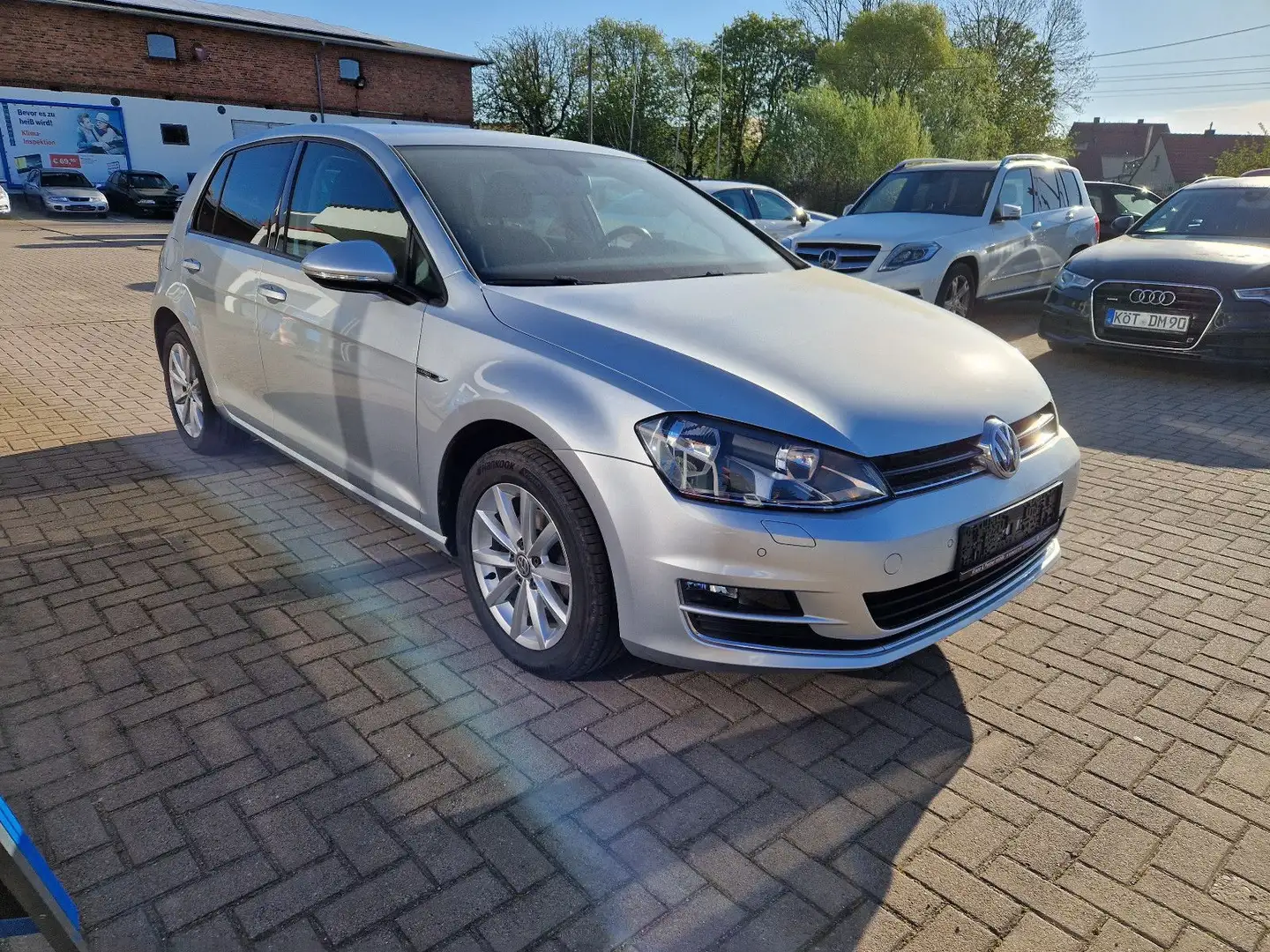 Volkswagen Golf VII Lim. Lounge BMT , PDC,6G,aClima,SH Plateado - 2