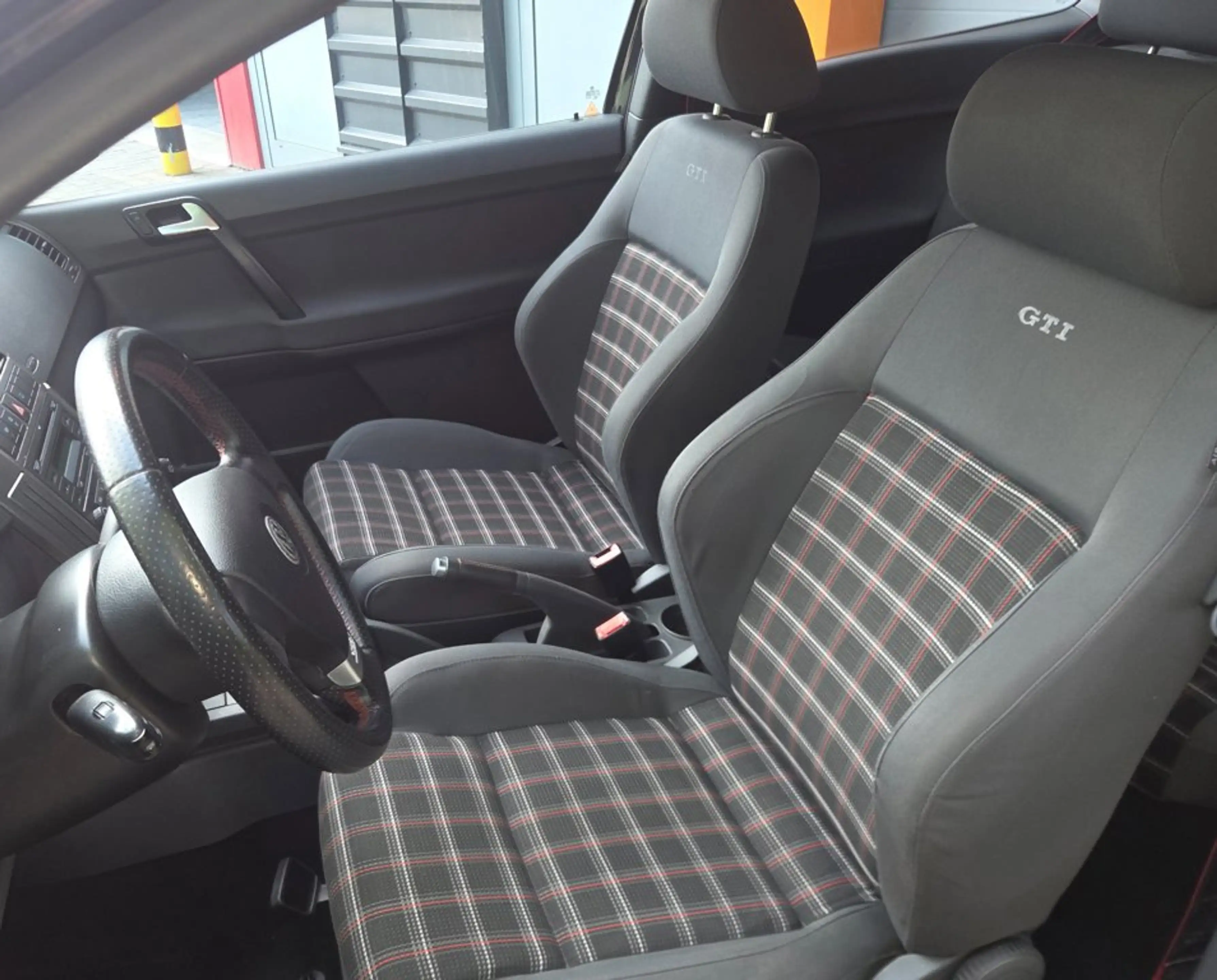 Volkswagen Polo GTI 1.8 — photo 9