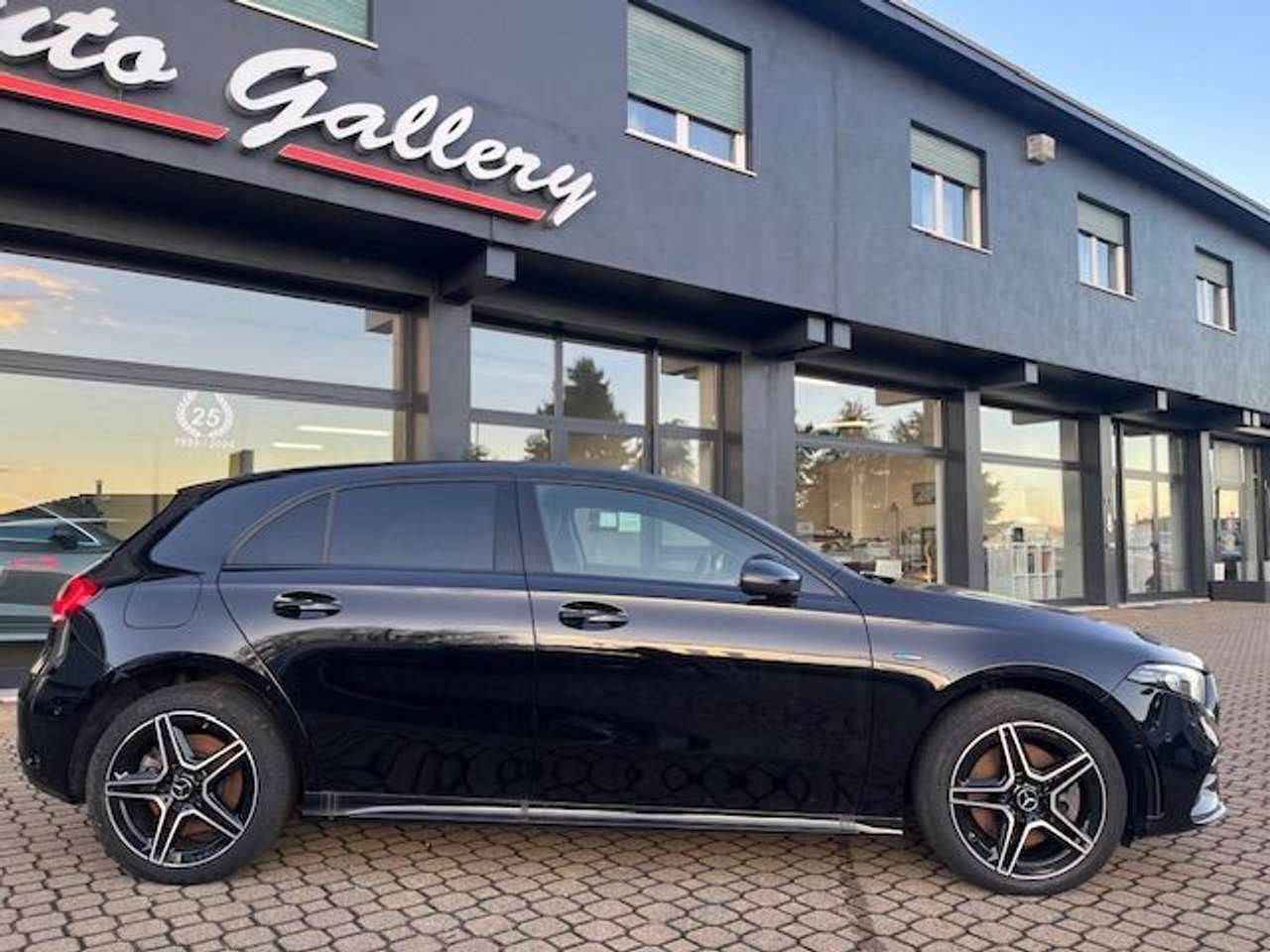 Mercedes-Benz A 250 e EQ POWER Premium Plus edition AMG MBUX NIGHT