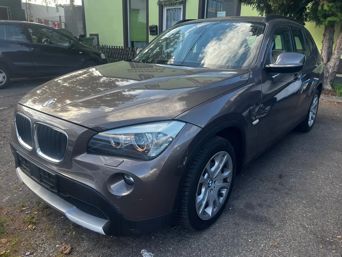 BMW X1 18 d xDrive Braun - 2