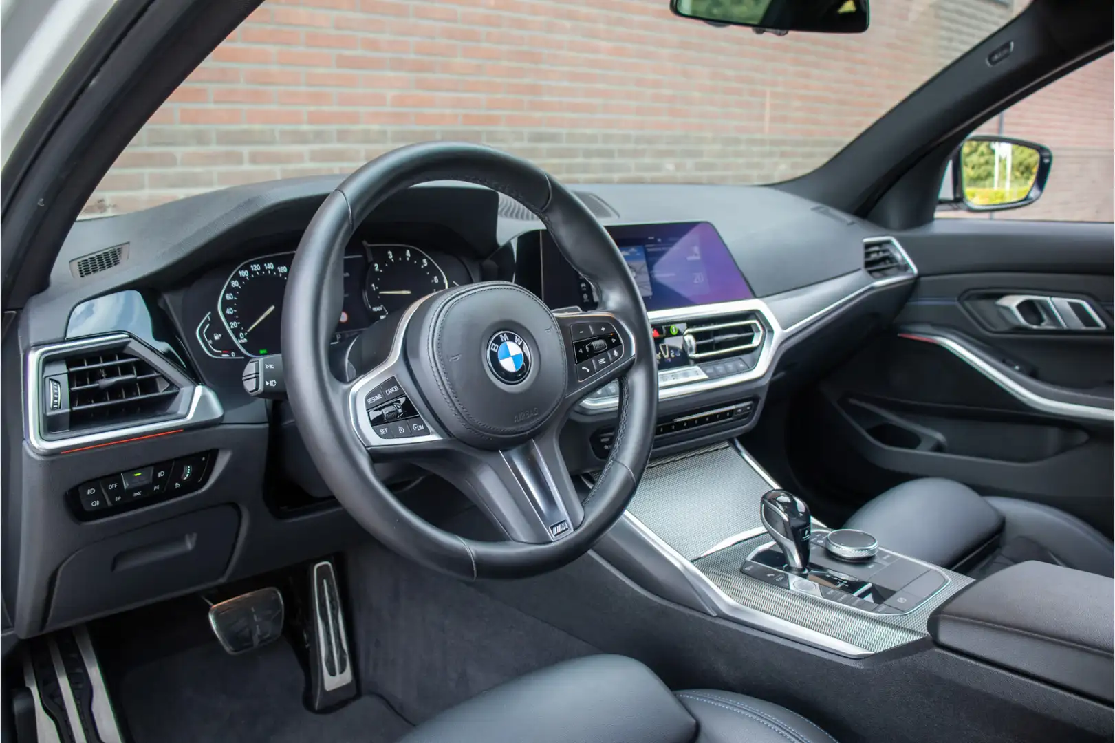 BMW 318 3-serie 318i M Sport, Stoelverwarming, Carplay, Al Bianco - 2