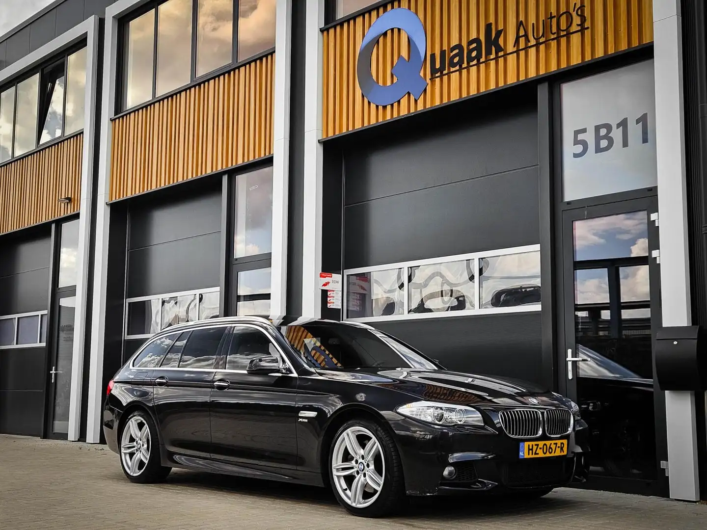 BMW 535 5-serie Touring 535d xDrive M-Sport | PANO | TREKH Schwarz - 2