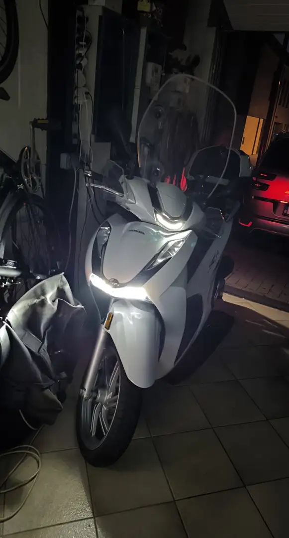 Honda SH 350i 7590 km , bijna nieuwstaat White - 1