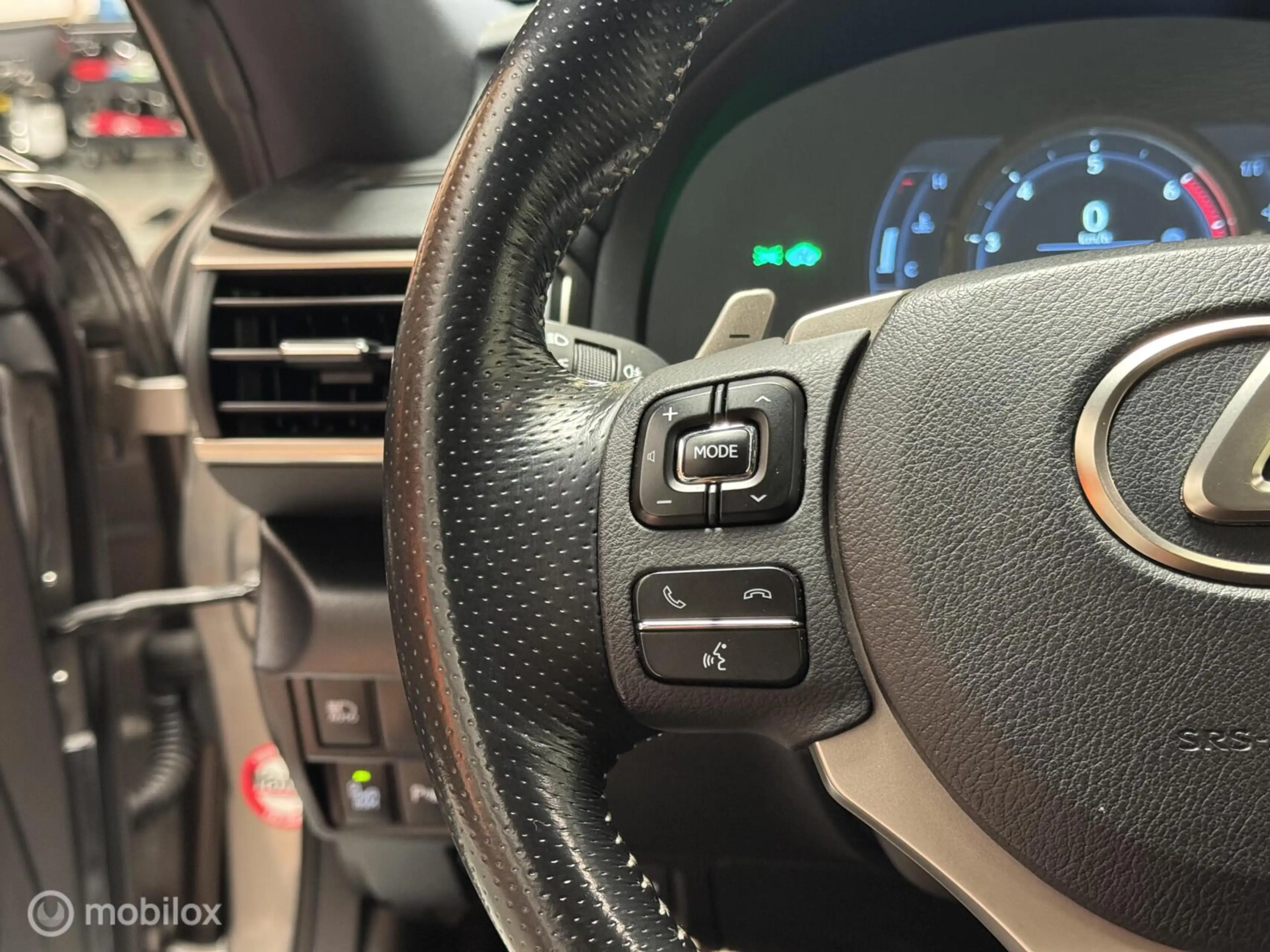 Lexus RC 300h F SPORT Schuifdak|ML-Audio|LED|19"|NL-Auto! — photo 12