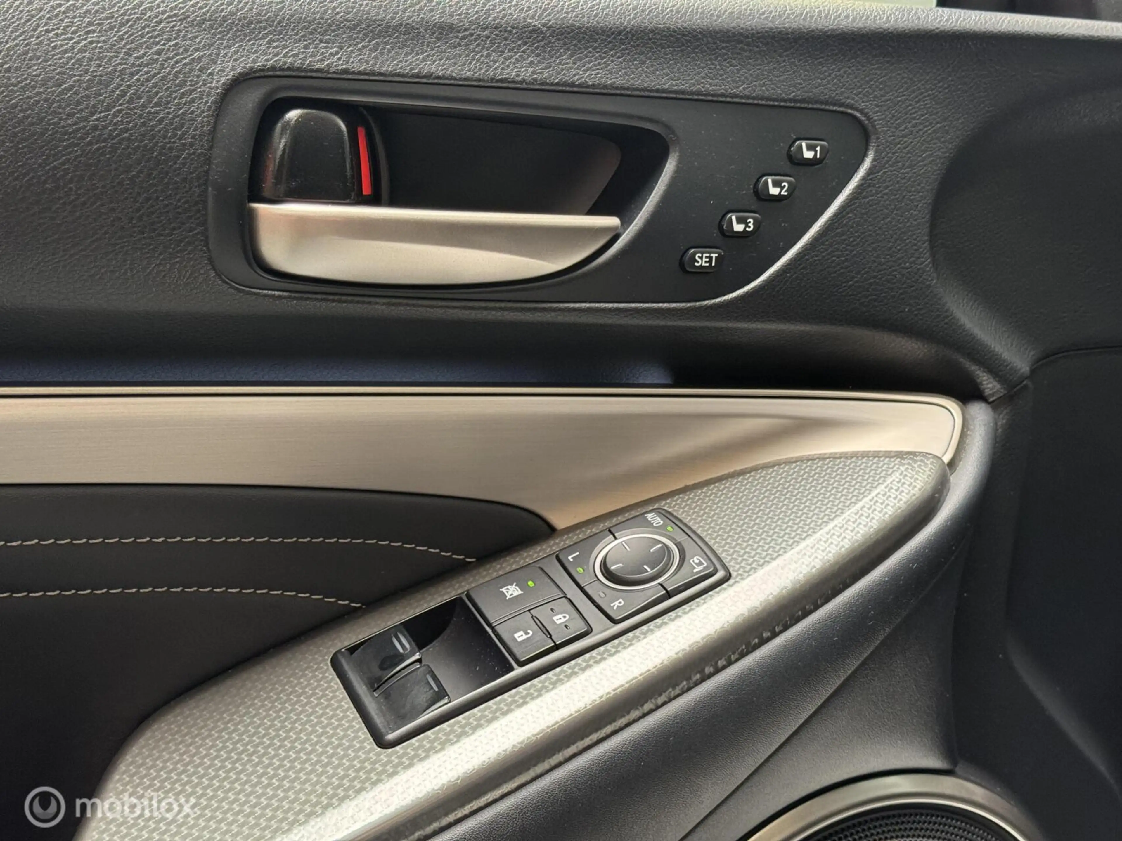 Lexus RC 300h F SPORT Schuifdak|ML-Audio|LED|19"|NL-Auto! — photo 14
