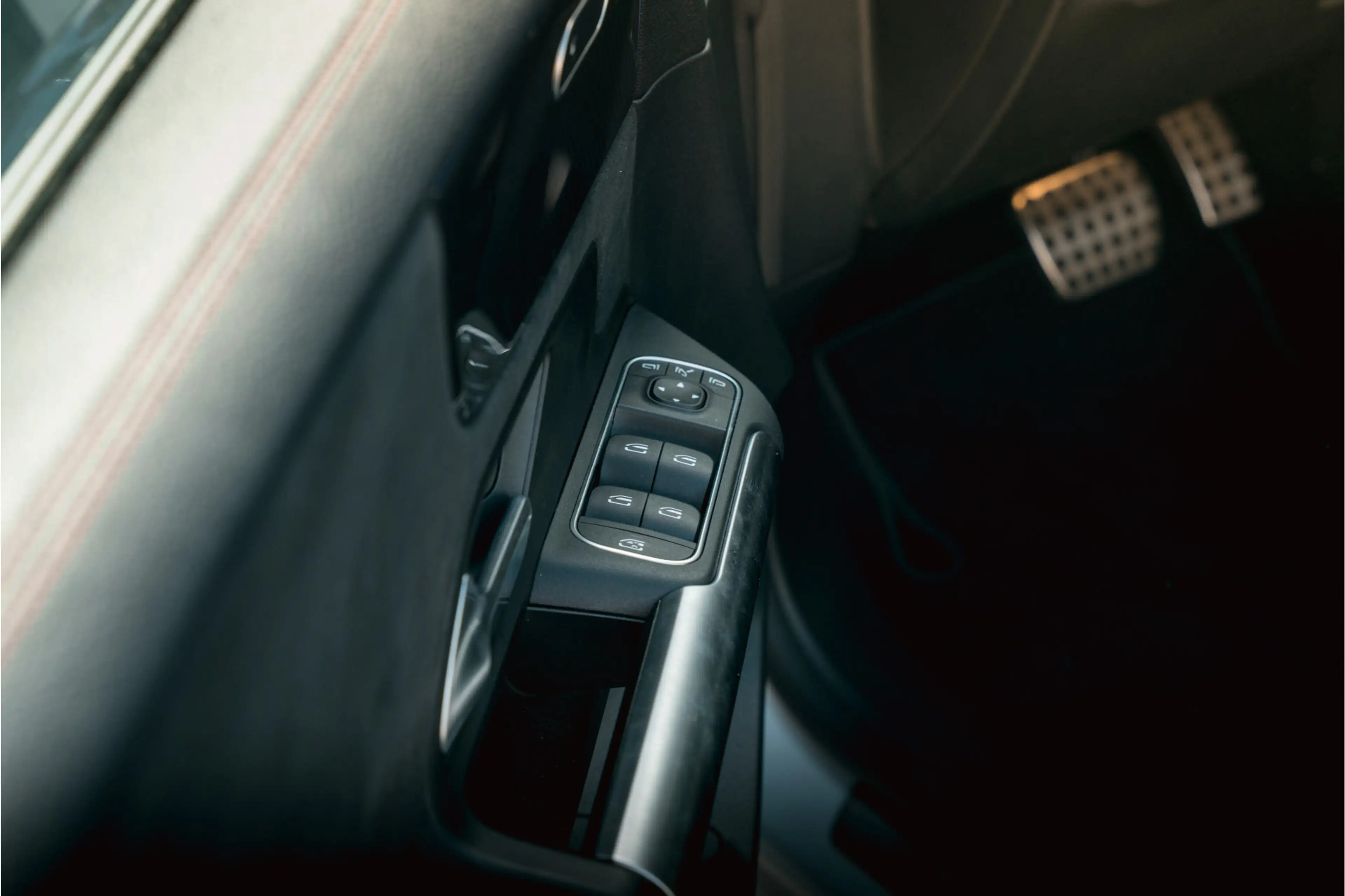 Mercedes-Benz B 250 e AMG Line | Pan.dak | Camera | Sfeerverlichting | — photo 10