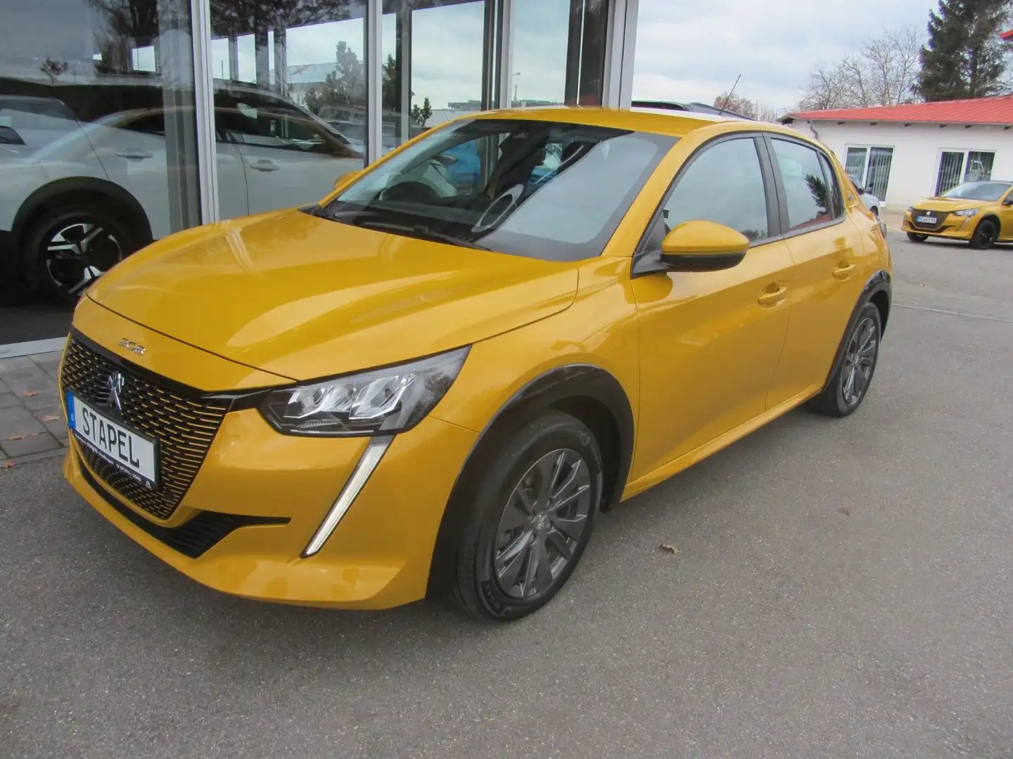 Peugeot 208 e- Active Pack Geel - 2