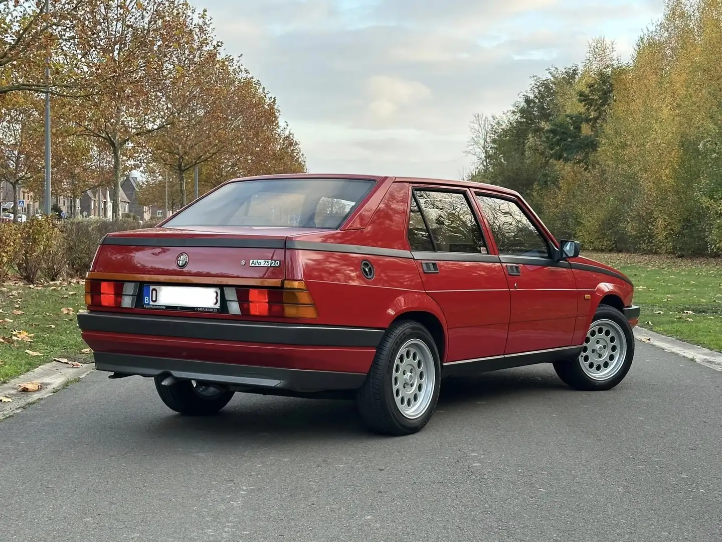 Alfa Romeo 75 2.0 carbu Rot - 2