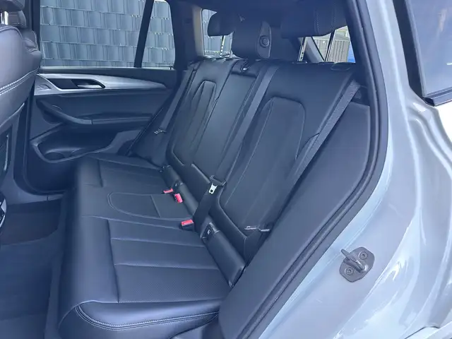 BMW X3 view 13