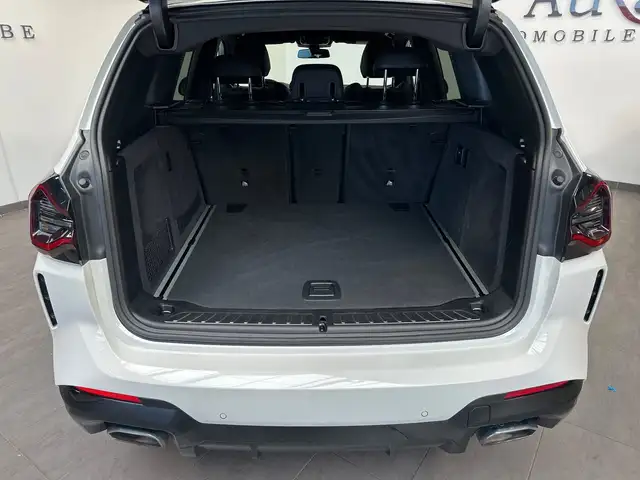 BMW X3 view 8