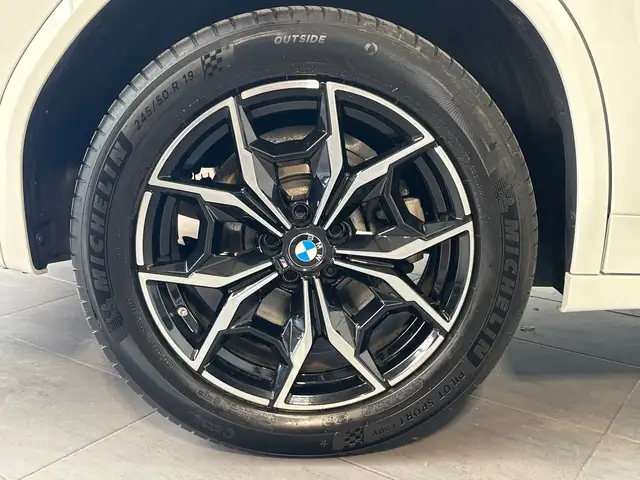 BMW X3 view 3