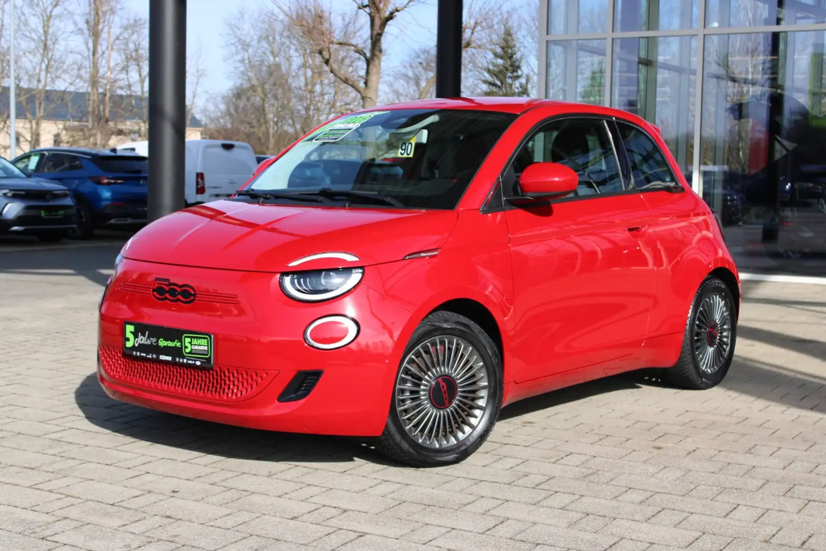 Fiat 500e RED - 42 kWh Navi, Klimaautomatik, DAB, LED Rot - 2