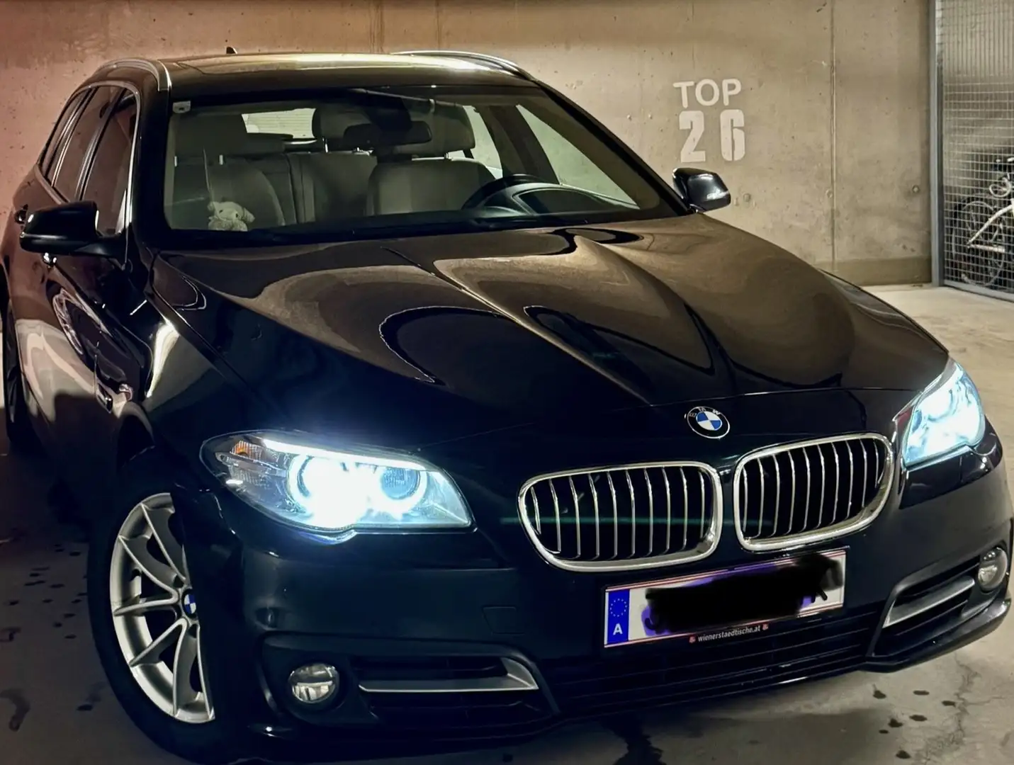 BMW 520 520d Touring Aut. - 1