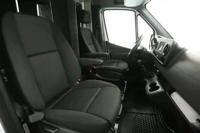 Mercedes-Benz Sprinter view 10