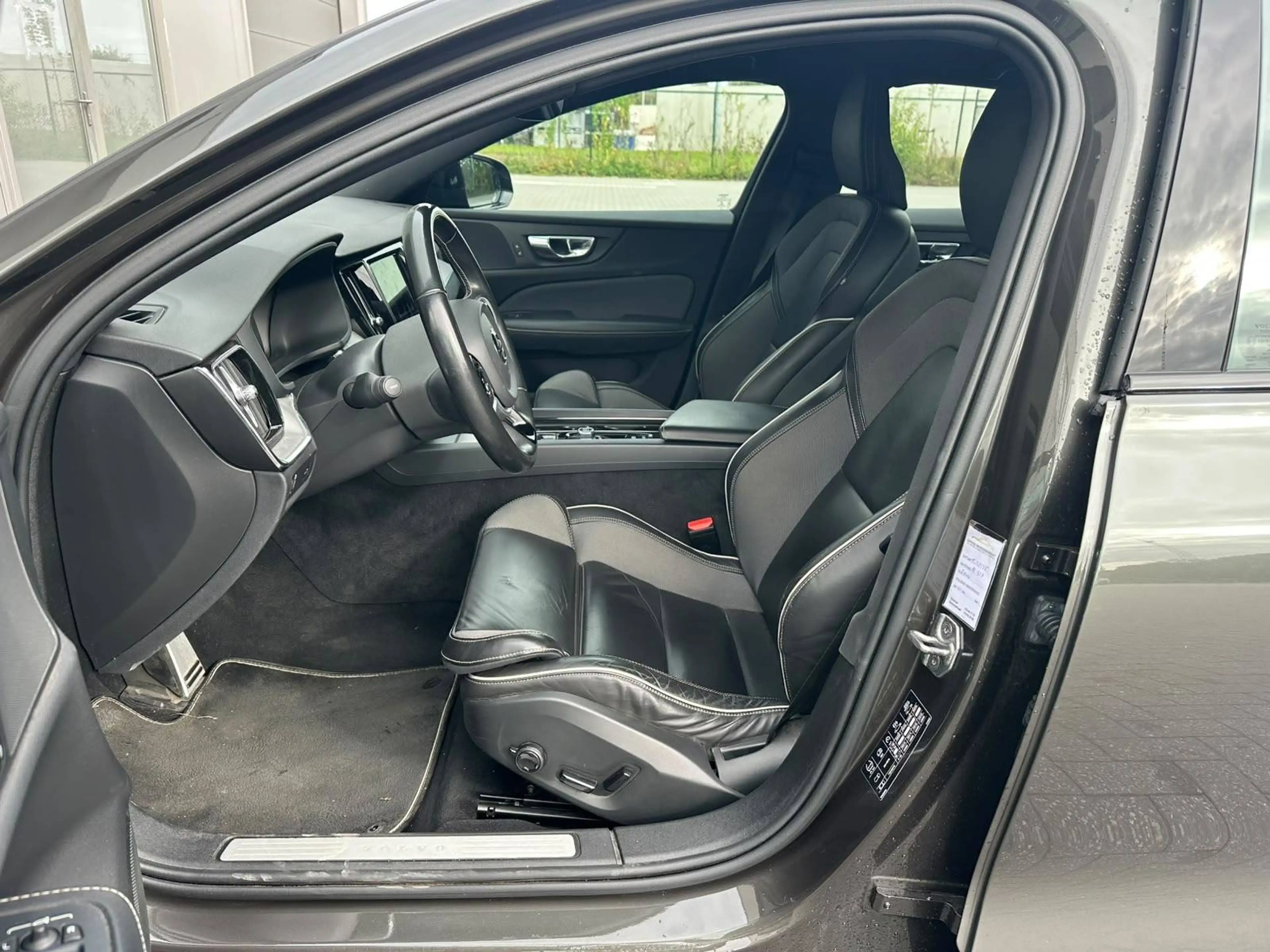 Volvo S60 automaat/LED/ elektrische zetels/wegklapbare trekhaak — photo 11