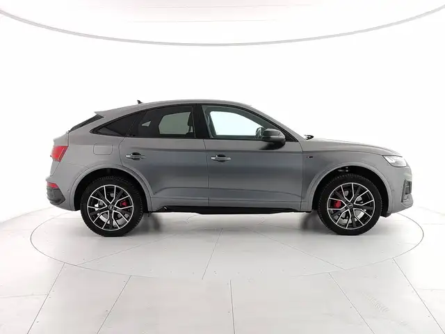 Audi Q5 view 6