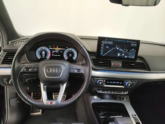 Audi Q5 view 13