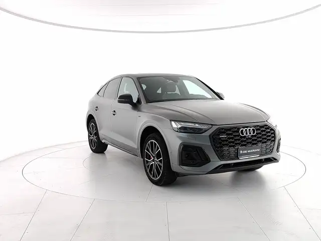Audi Q5 view 7