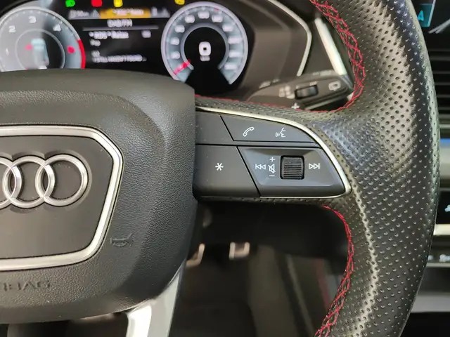 Audi Q5 view 15